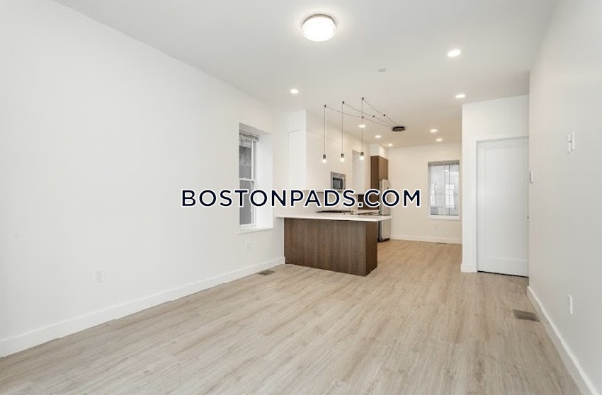 BOSTON - MISSION HILL - 4 Beds, 3 Baths - Image 8