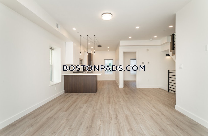 BOSTON - MISSION HILL - 4 Beds, 3 Baths - Image 2
