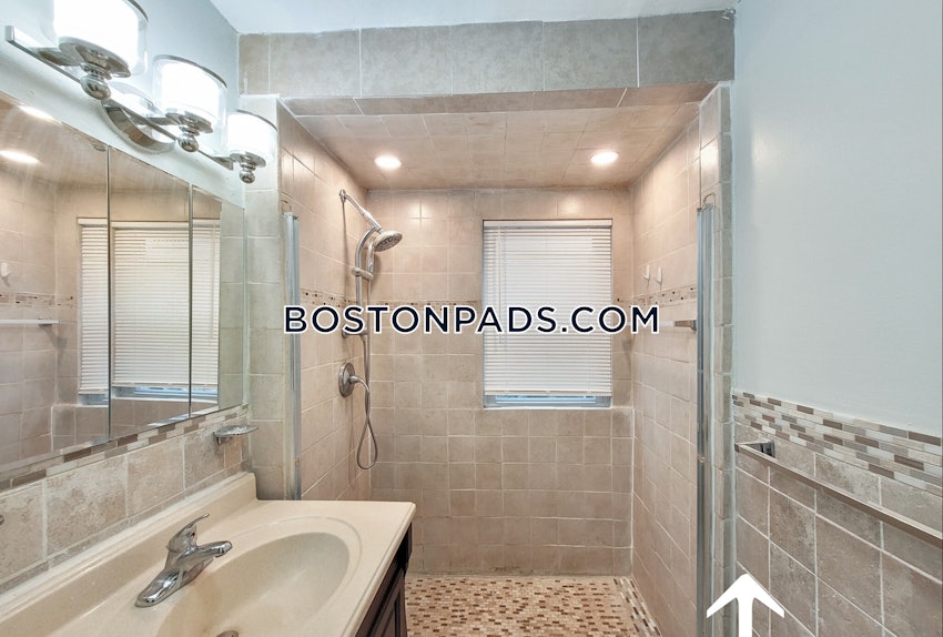 BOSTON - FORT HILL - 5 Beds, 2.5 Baths - Image 7