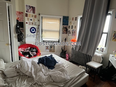 Fenway/kenmore 3 Bed 1 Bath on Bay State Rd in Boston Boston - $4,800 No Fee