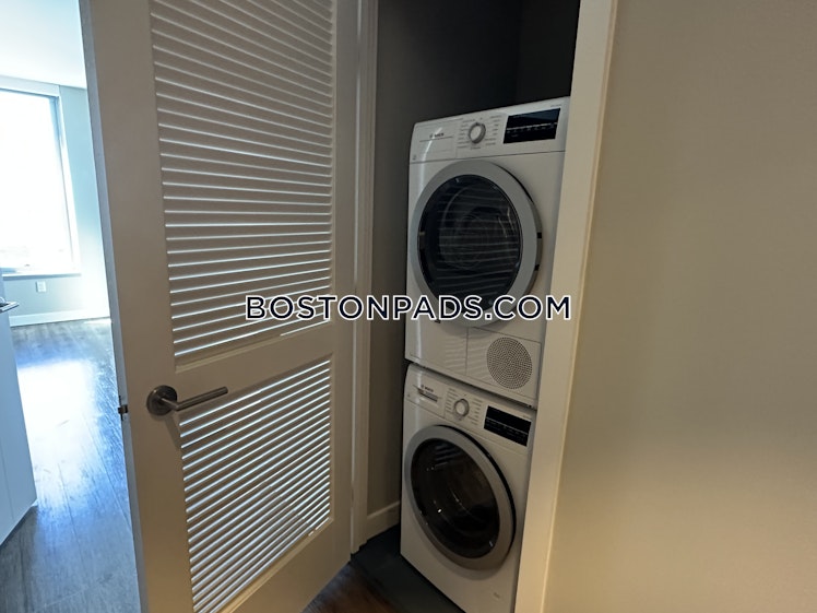 Fan Pier Boulevard, Boston