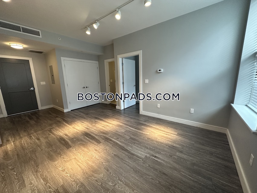 LYNN - 1 Bed, 1 Bath - Image 8