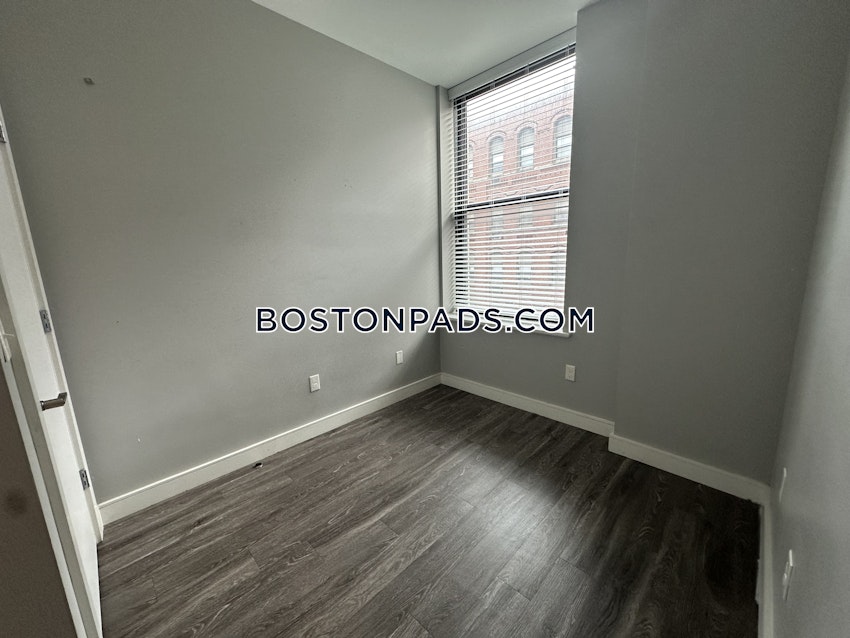 LYNN - 1 Bed, 1 Bath - Image 9