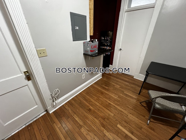 Boston - $3,575+ /mo