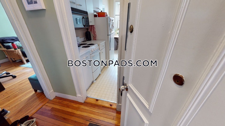 commonwealth Ave., Boston