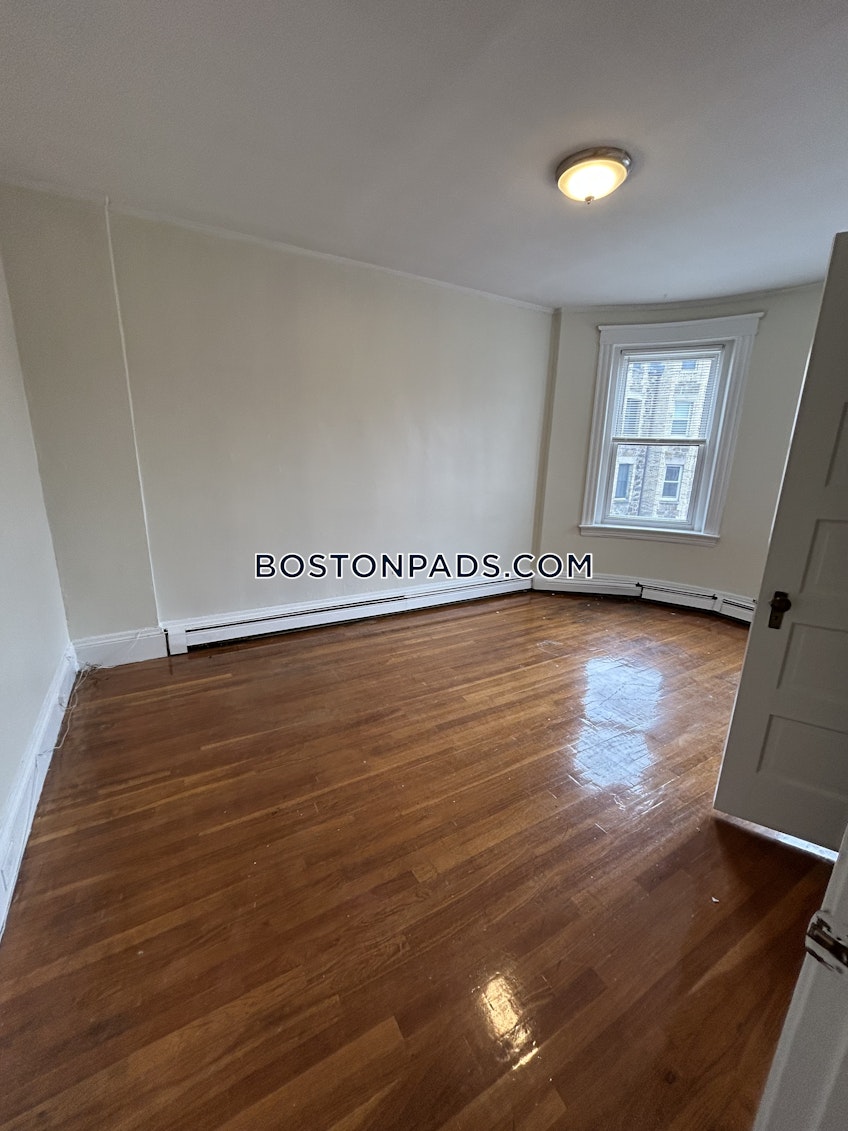 Brookline - $2,950+ /month