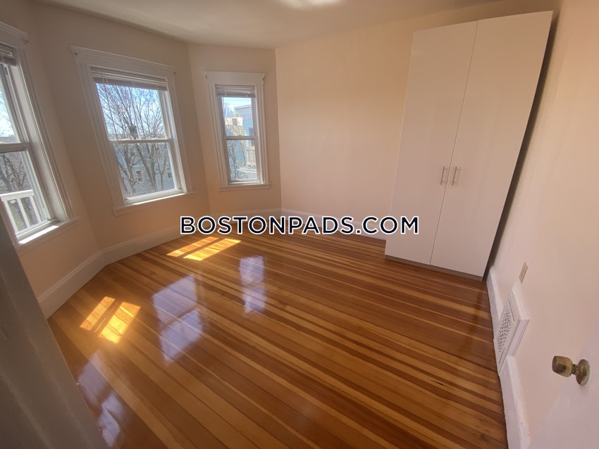 BOSTON - DORCHESTER - UPHAMS CORNER - 3 Beds, 1 Bath - Image 11