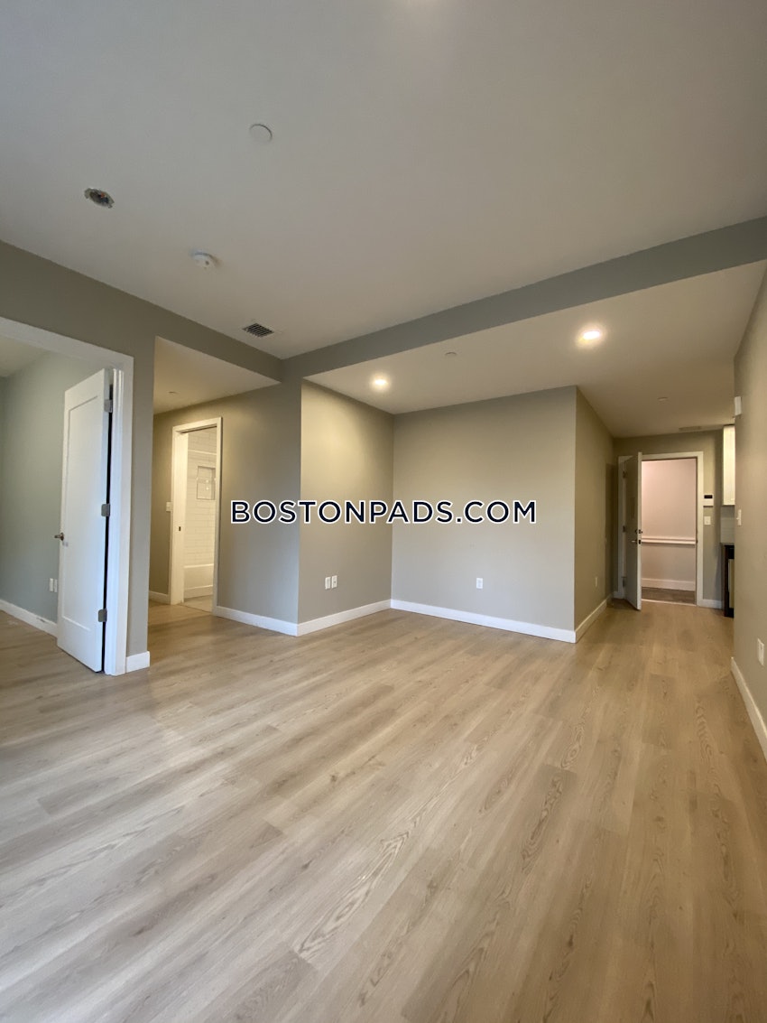 BOSTON - MISSION HILL - 3 Beds, 2 Baths - Image 3