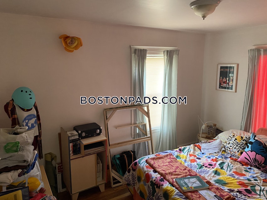 BOSTON - BRIGHTON - OAK SQUARE - 3 Beds, 1 Bath - Image 12