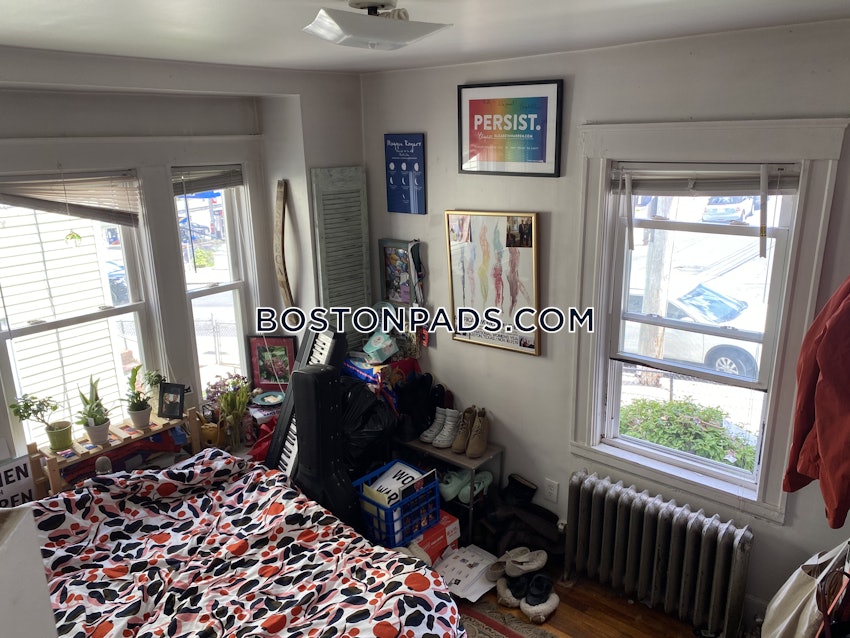 BOSTON - BRIGHTON - OAK SQUARE - 3 Beds, 1 Bath - Image 3