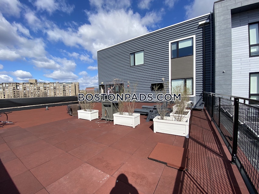 BOSTON - MISSION HILL - 3 Beds, 2 Baths - Image 30