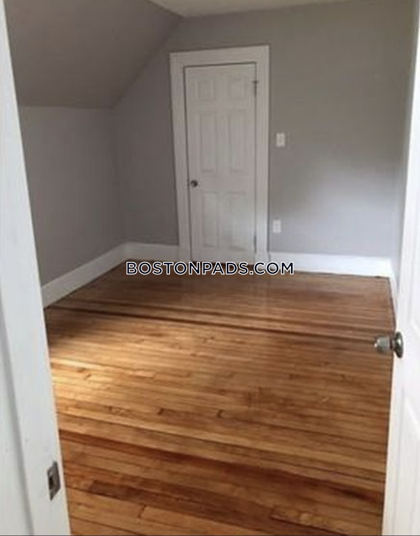 BOSTON - HYDE PARK - 3 Beds, 1 Bath - Image 6