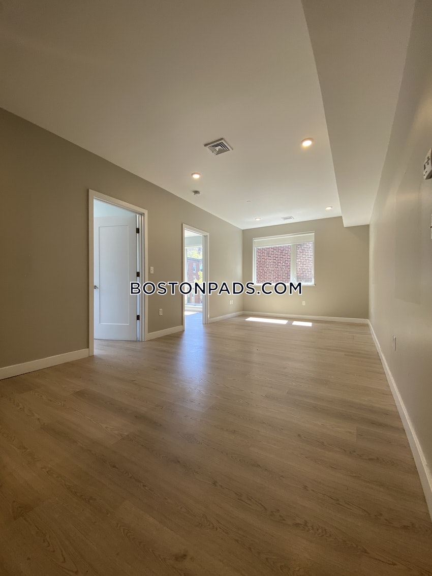 BOSTON - MISSION HILL - 3 Beds, 2 Baths - Image 7