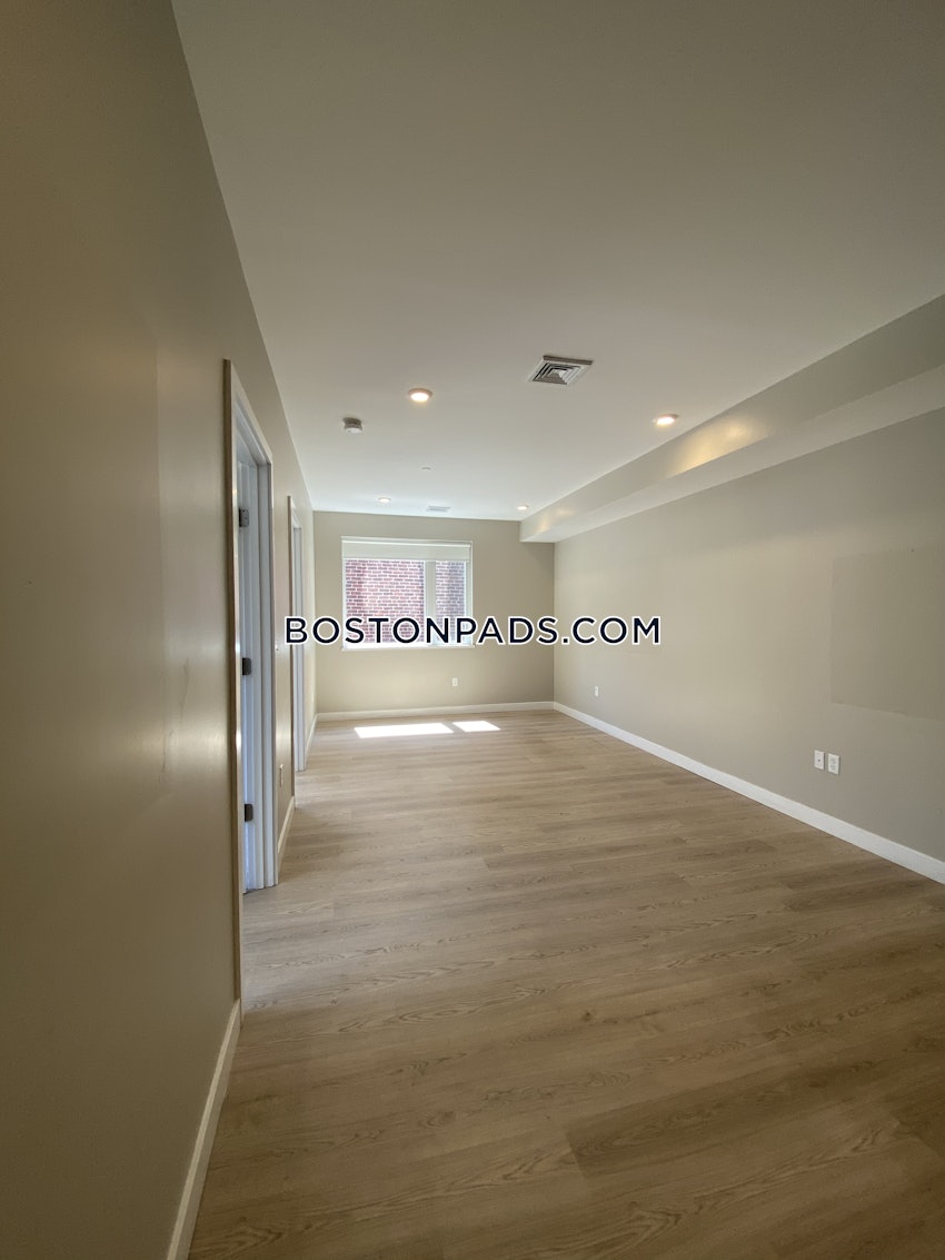 BOSTON - MISSION HILL - 3 Beds, 2 Baths - Image 22