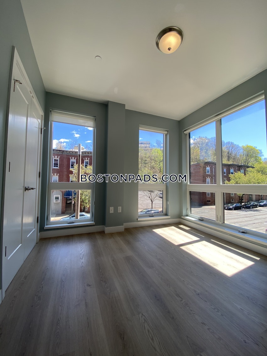 BOSTON - MISSION HILL - 3 Beds, 2 Baths - Image 1