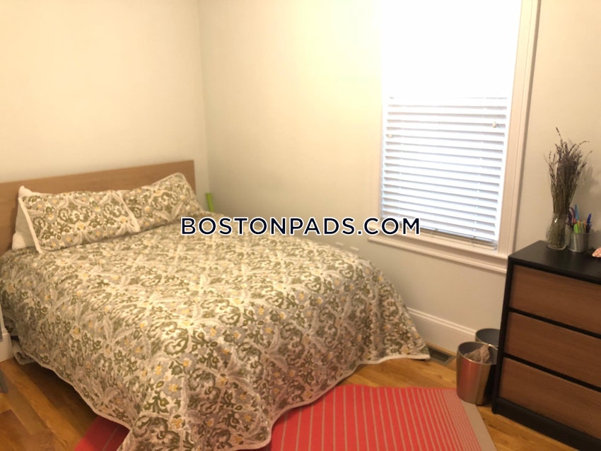 BOSTON - DORCHESTER/SOUTH BOSTON BORDER - 3 Beds, 2 Baths - Image 4