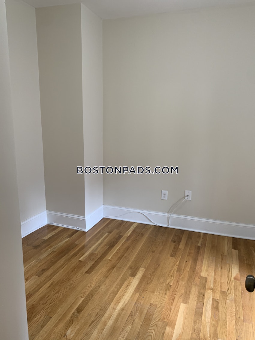 BOSTON - NORTH END - 3 Beds, 2 Baths - Image 10