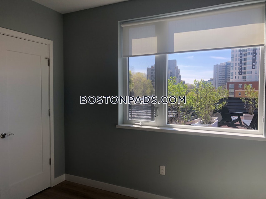 BOSTON - MISSION HILL - 3 Beds, 2 Baths - Image 5