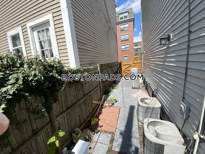 BOSTON - SOUTH BOSTON - WEST SIDE - 4 Beds, 1.5 Baths - Image 12