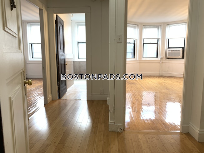 Boston - $3,700+ /mo