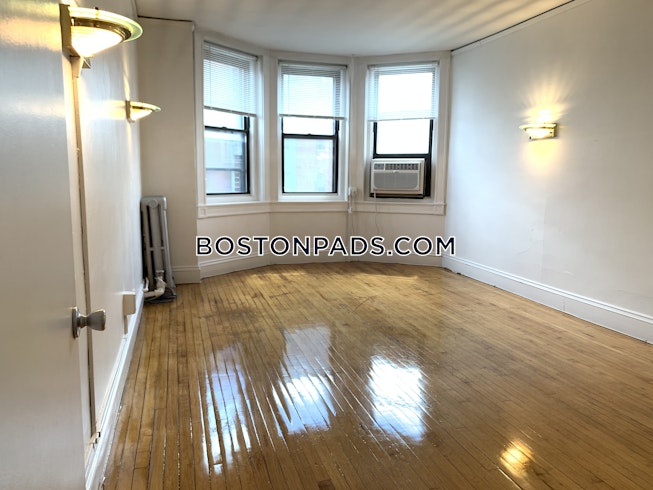 Boston - $3,700+ /mo