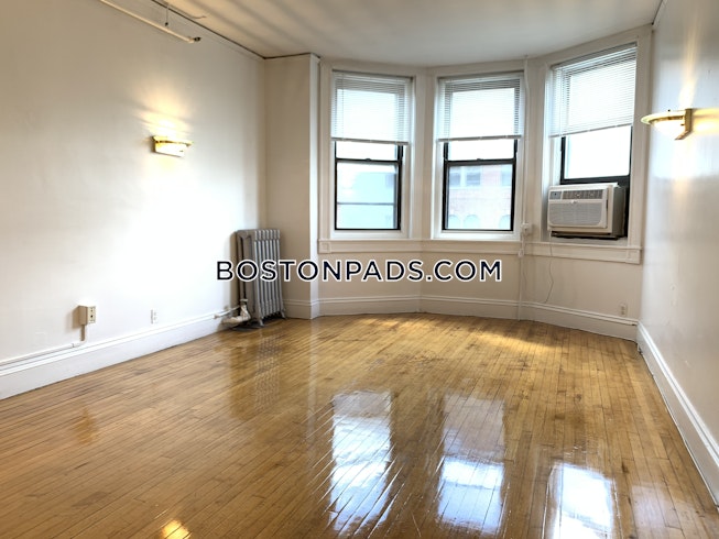 Boston - $3,700+ /mo