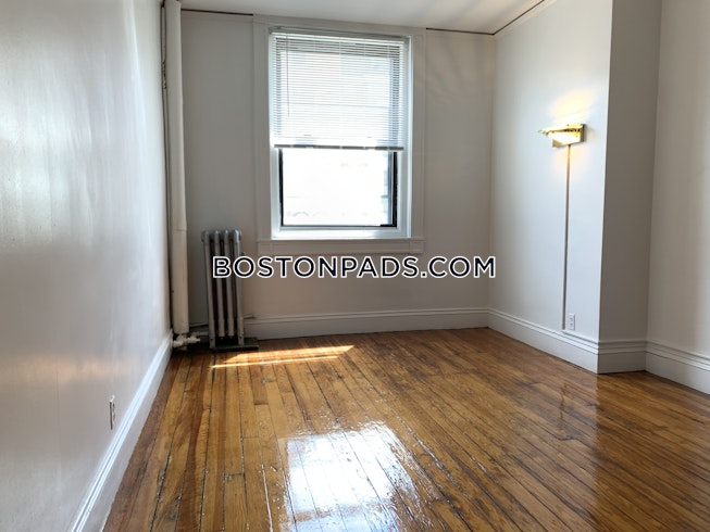 Boston - $3,700+ /mo