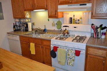 Boston - 5 Beds, 3 Baths