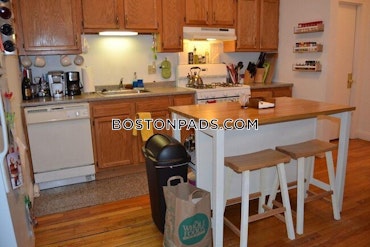 Boston - 5 Beds, 3 Baths