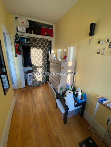 Boston - 4 Beds, 2 Baths