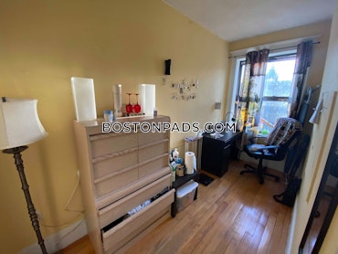 Boston - 4 Beds, 2 Baths