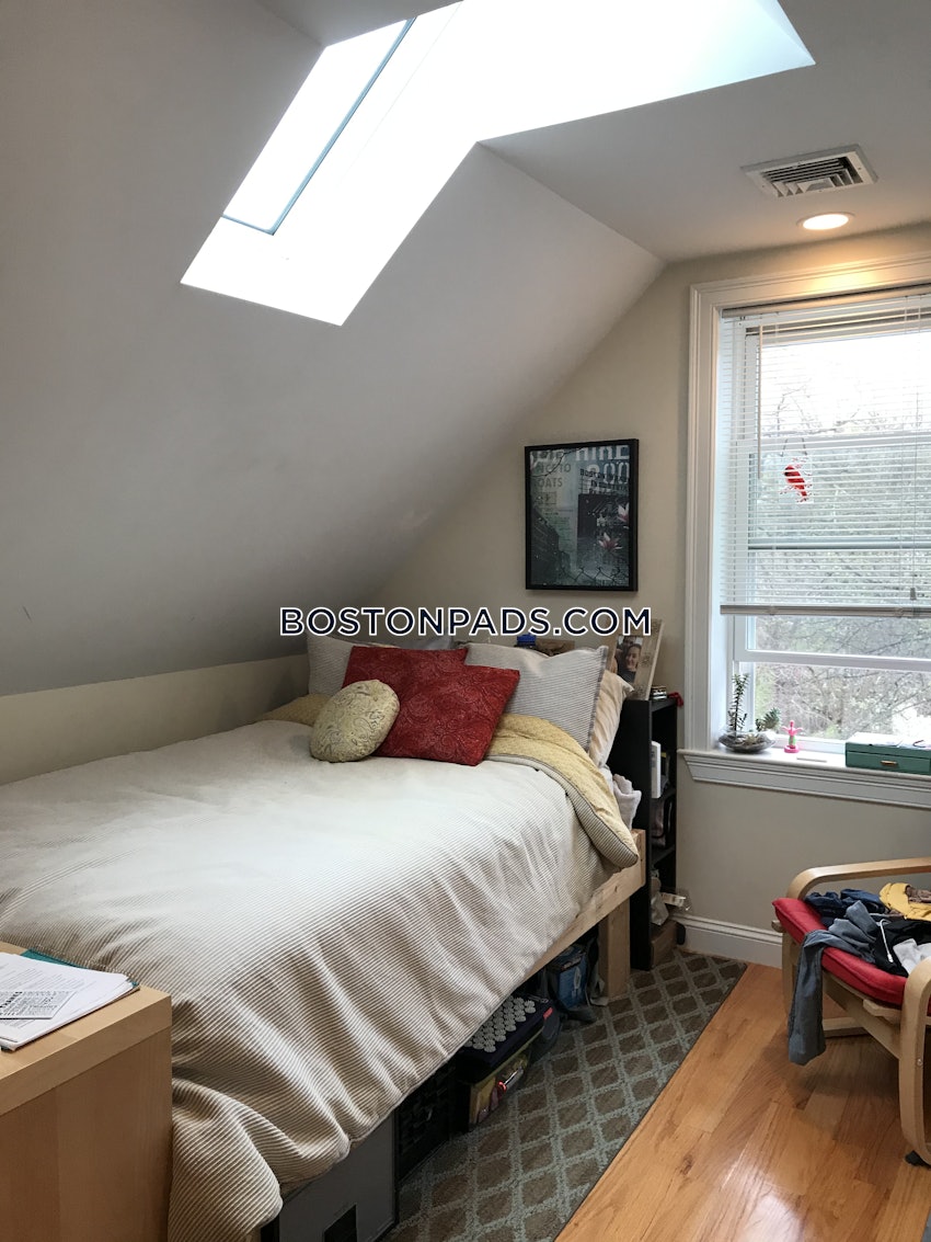 SOMERVILLE - MAGOUN/BALL SQUARE - 3 Beds, 3 Baths - Image 16