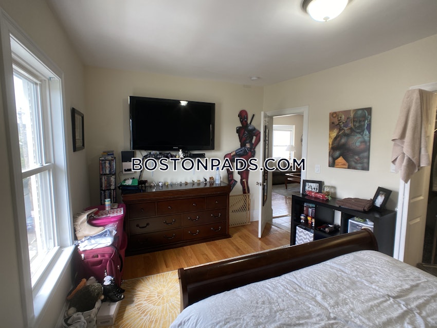 MEDFORD - TUFTS - 3 Beds, 1 Bath - Image 3