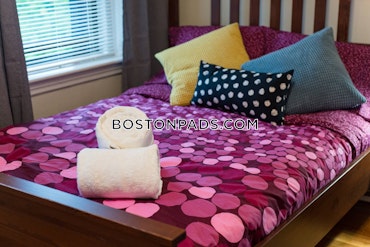 Brookline - 5 Beds, 2 Baths