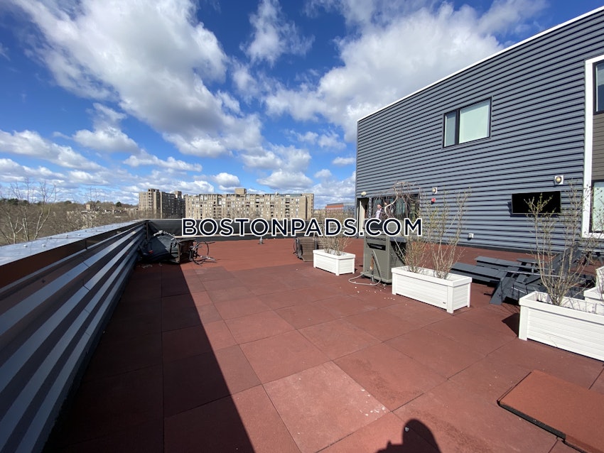 BOSTON - MISSION HILL - 3 Beds, 2 Baths - Image 18
