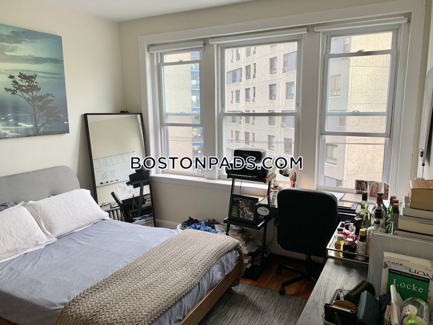 BROOKLINE- WASHINGTON SQUARE - 1 Bed, 1 Bath - Image 2