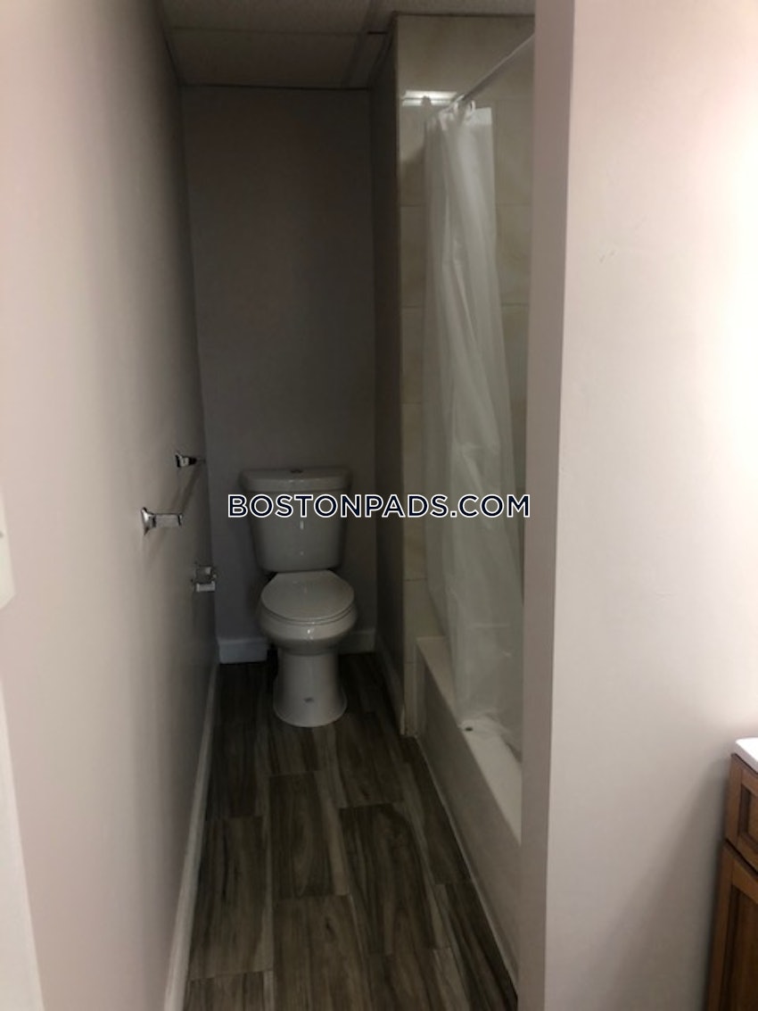 LYNN - 1 Bed, 1 Bath - Image 10