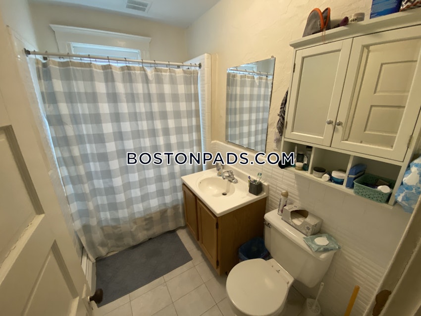 SOMERVILLE- DALI/ INMAN SQUARES - 3 Beds, 1 Bath - Image 8