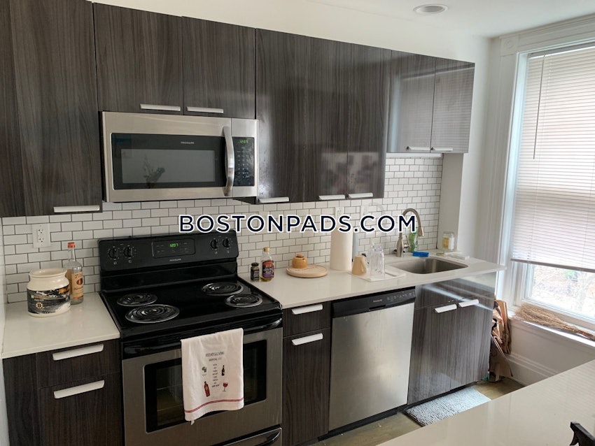 BOSTON - BACK BAY - 1 Bed, 1 Bath - Image 1