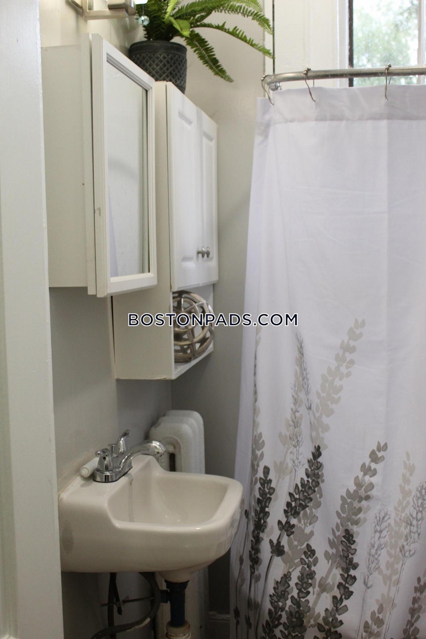 BOSTON - BEACON HILL - 2 Beds, 1 Bath - Image 9