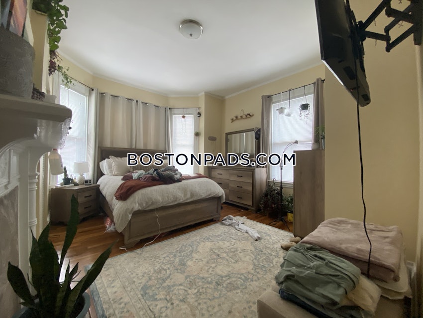 CAMBRIDGE - CENTRAL SQUARE/CAMBRIDGEPORT - 3 Beds, 2 Baths - Image 4