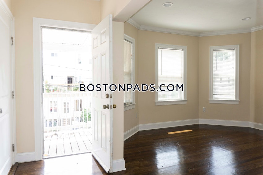 BOSTON - ROSLINDALE - 3 Beds, 1.5 Baths - Image 2