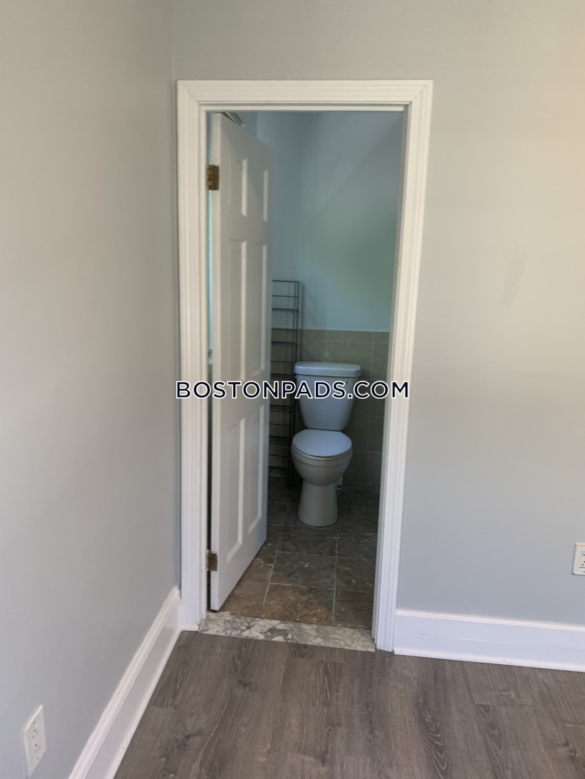 QUINCY - SOUTH QUINCY - 2 Beds, 2 Baths - Image 8