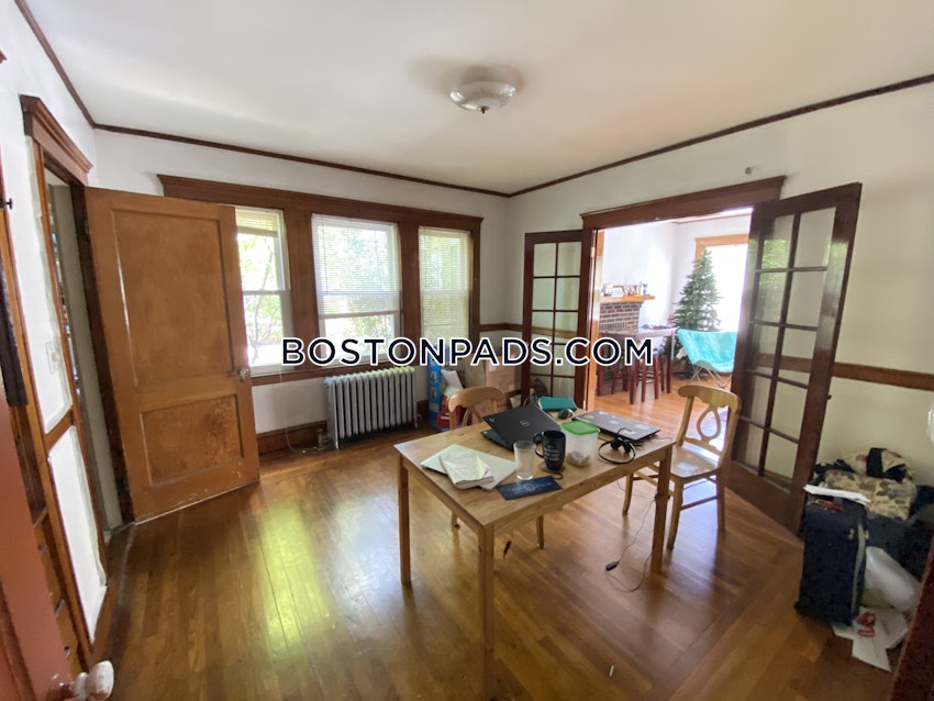 BOSTON - BRIGHTON- WASHINGTON ST./ ALLSTON ST. - 3 Beds, 1 Bath - Image 2