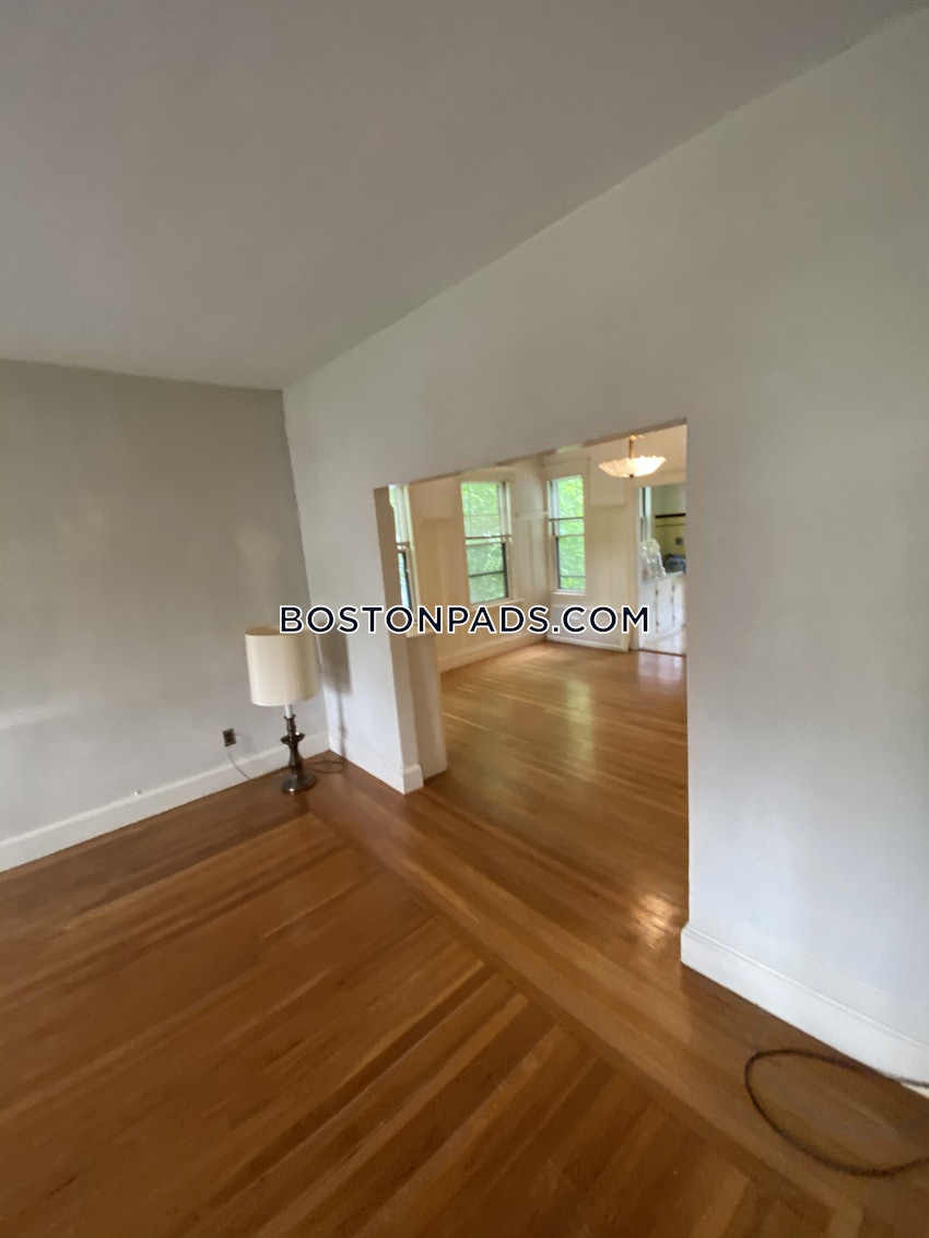 NEWTON - NEWTONVILLE - 3 Beds, 1 Bath - Image 17