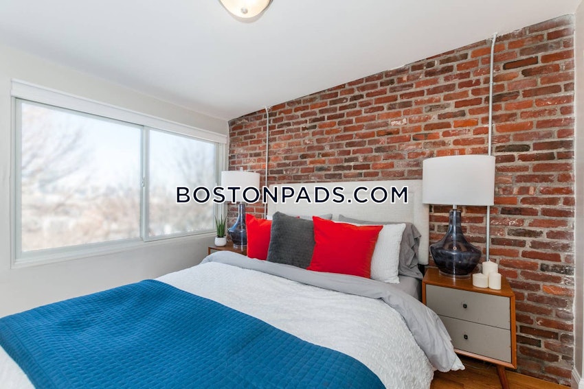 BOSTON - FORT HILL - 4 Beds, 2.5 Baths - Image 5