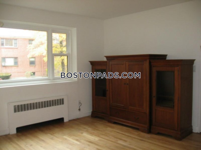 NEWTON - NEWTON CENTRE - 2 Beds, 1 Bath - Image 4