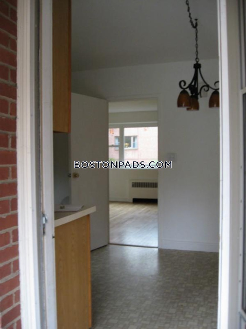 NEWTON - NEWTON CENTRE - 2 Beds, 1 Bath - Image 9