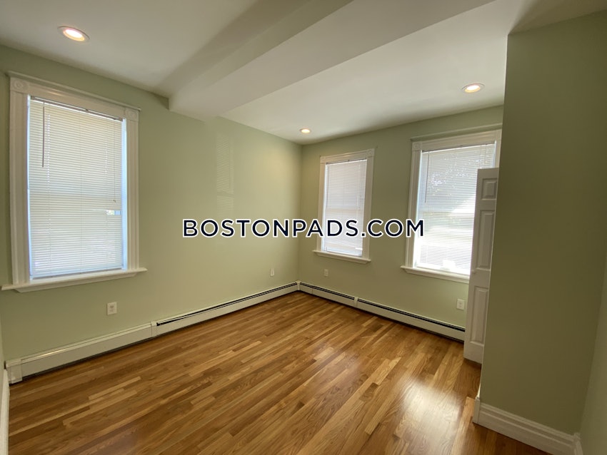 CHELSEA - 3 Beds, 1 Bath - Image 20