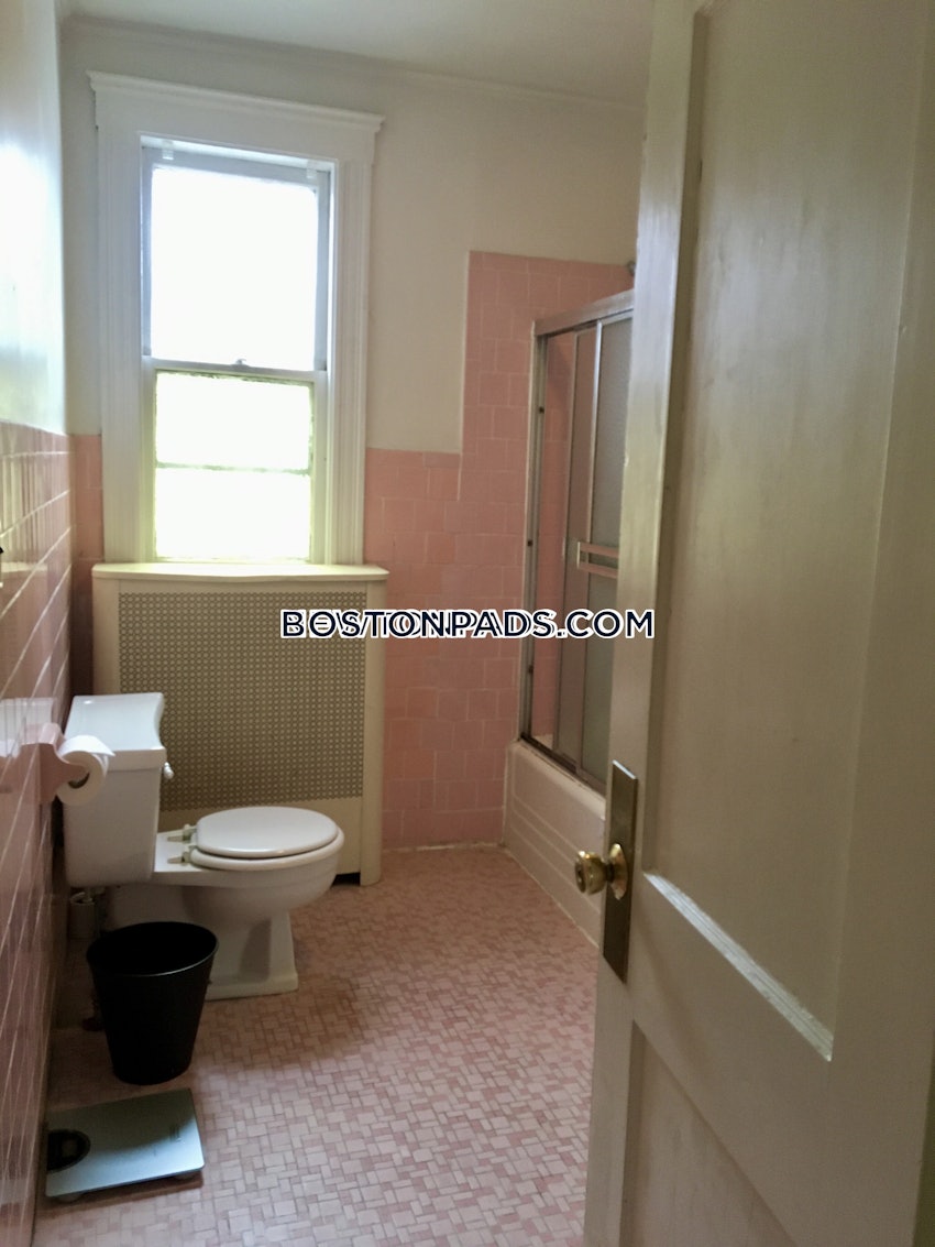 NEWTON - NEWTONVILLE - 3 Beds, 1 Bath - Image 43